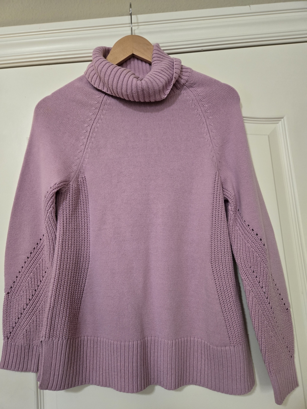 Isaac Mizrahi Dusty Lavender Pink Ribbed Turtleneck Sweater Cozy Layering